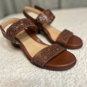 Brioso Paloma  Brown Leather Laser Cut Block Heel Sandals Brazil Sz 8  $130 New